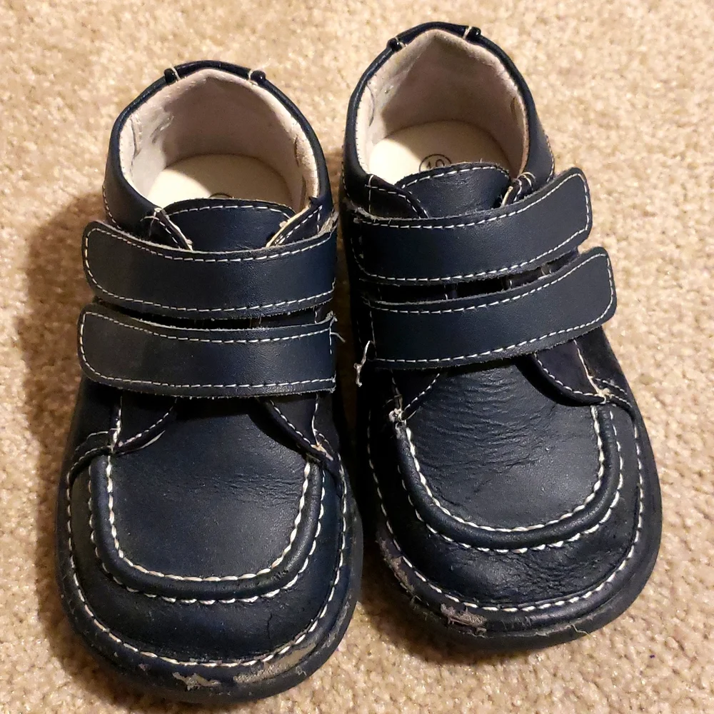 Wee Squeak 10 navy boy shoes